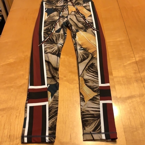 The Upside HR Tropical Leaves Print Leggings 4 - Picture 4 of 10